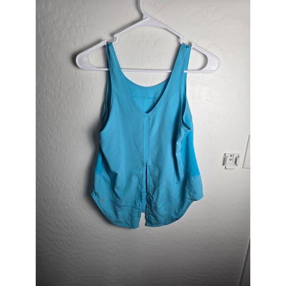 Lulu Tank Top Size 4? Blue light weight - Picture 3 of 5